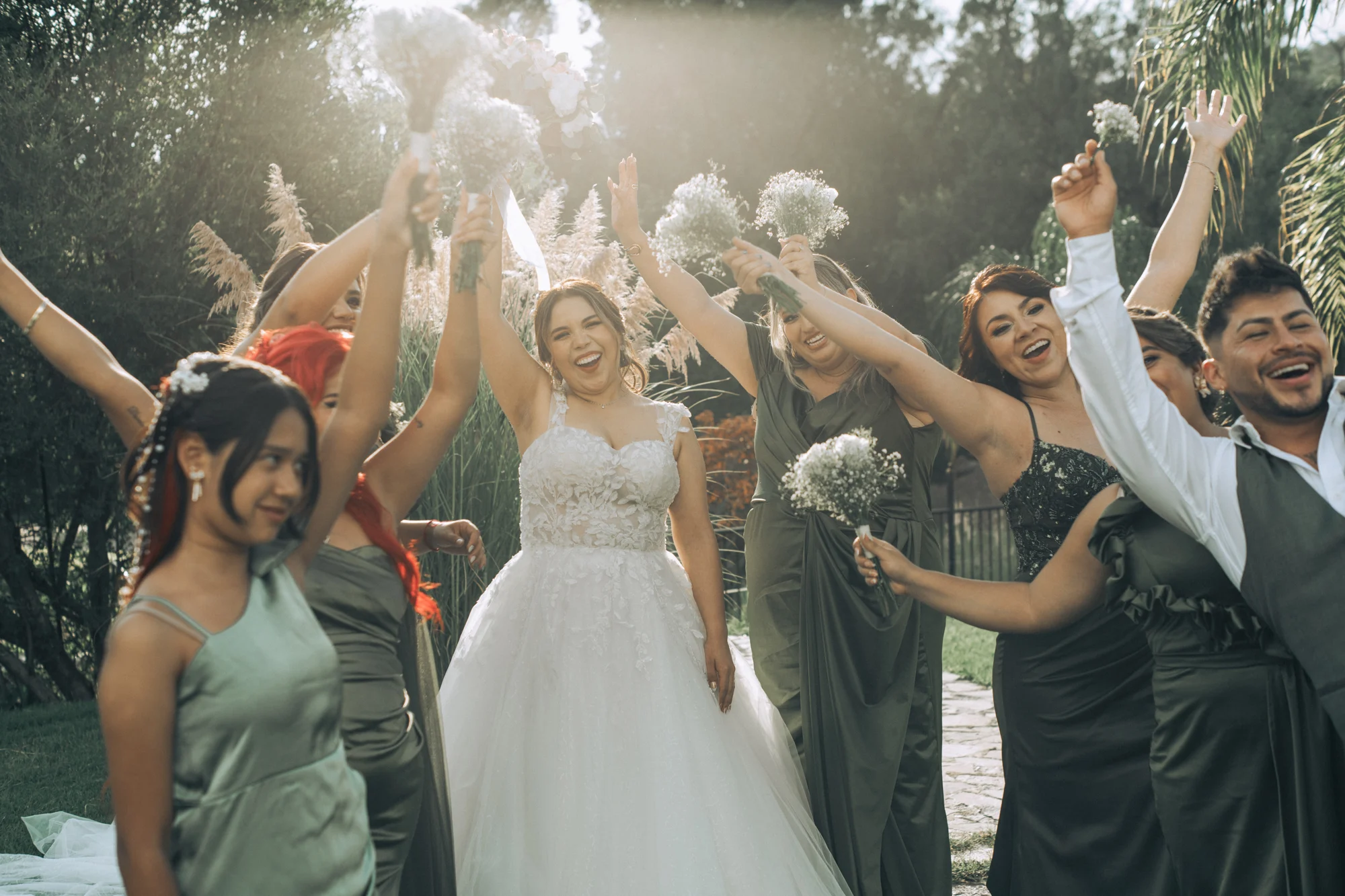 La novia celebra con sus damas y amigos
